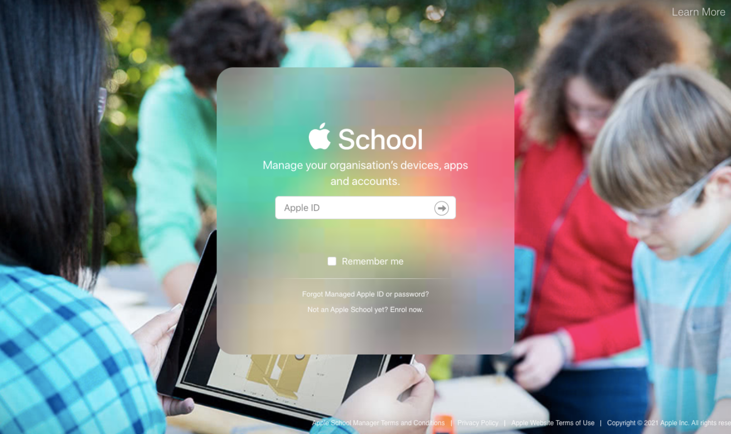 Apple School Manager login screen