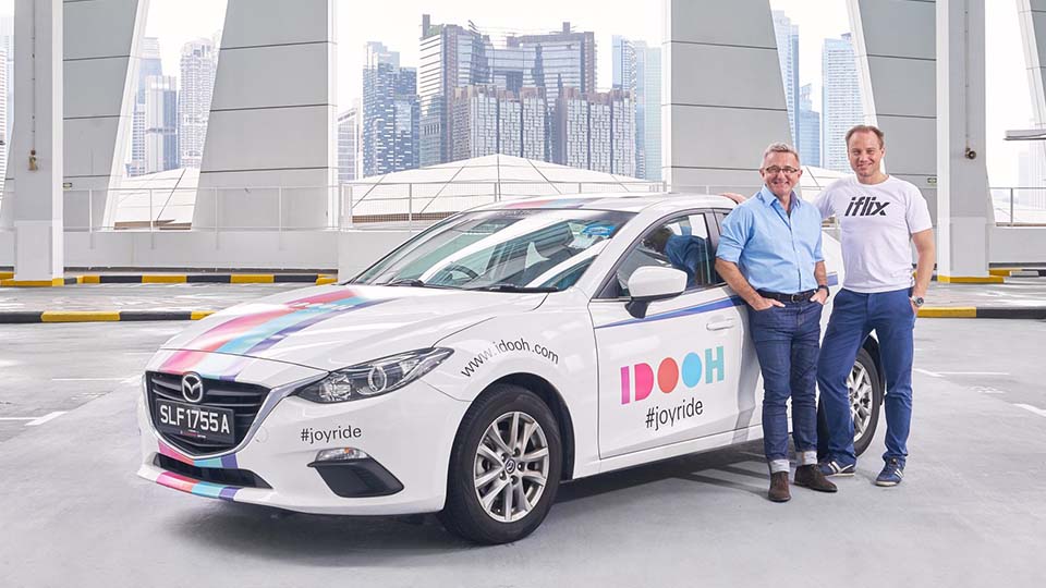 Implementing affordable advertising with tablet based digital signages in taxi cars